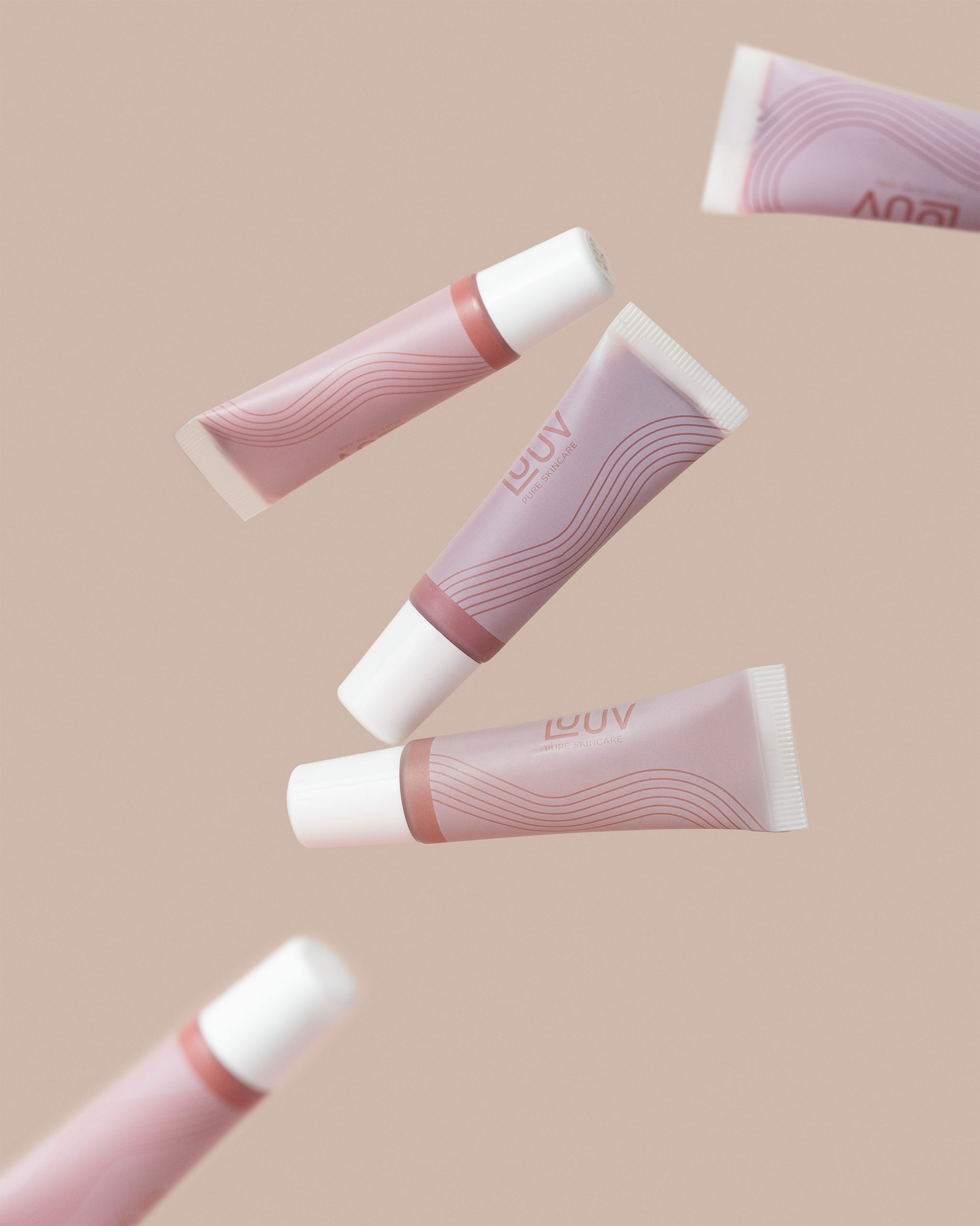 Luuv lipglosses Menüü Kontakt Tootefoto Pulmad Hinnakiri Social Instagram Tootefoto Instagram Facebook Linkedin